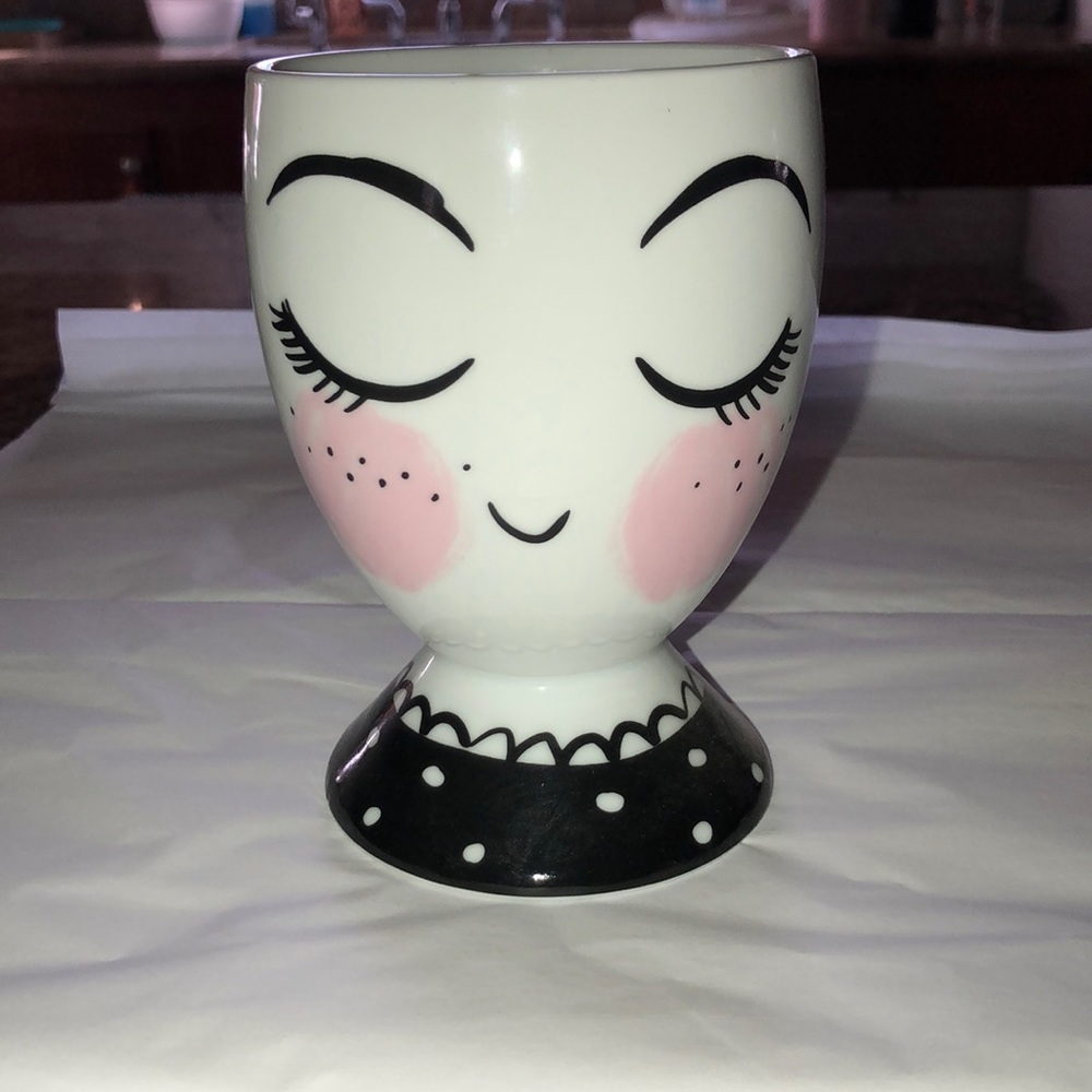 Makeup brush holder